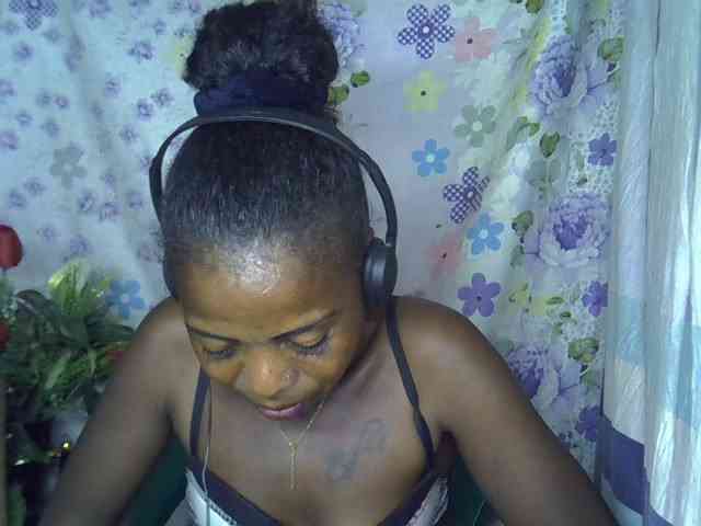 Momeny webcam