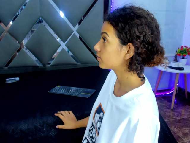 BunnyLove-'s BongaCams show and profile