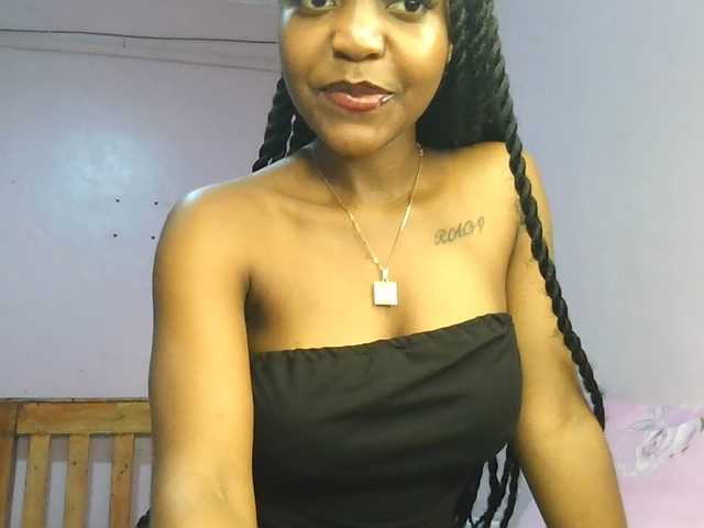 Sweetjoly live cam on BongaCams