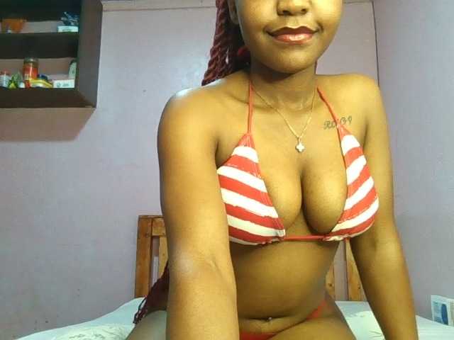Sweetjoly live cam on BongaCams