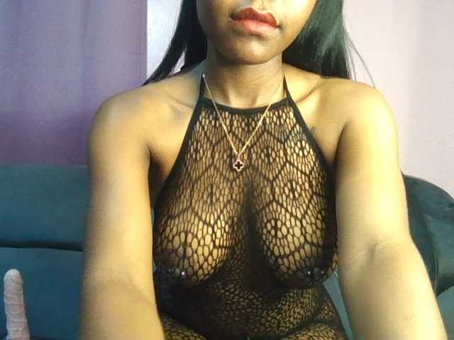 Sweetjoly live cam on BongaCams