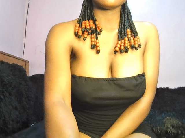 Sweetjoly live cam on BongaCams