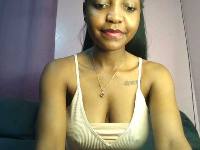 Sweetjoly live webcam show