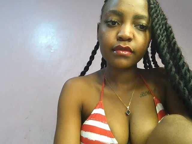 Sweetjoly live cam on BongaCams