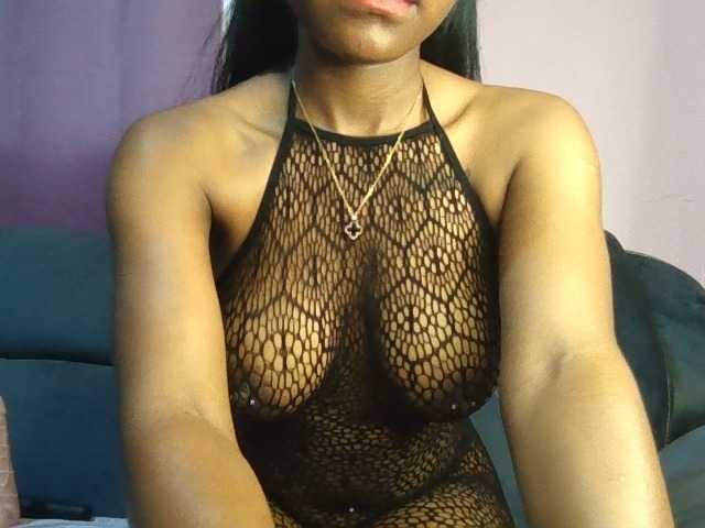 Sweetjoly live cam on BongaCams
