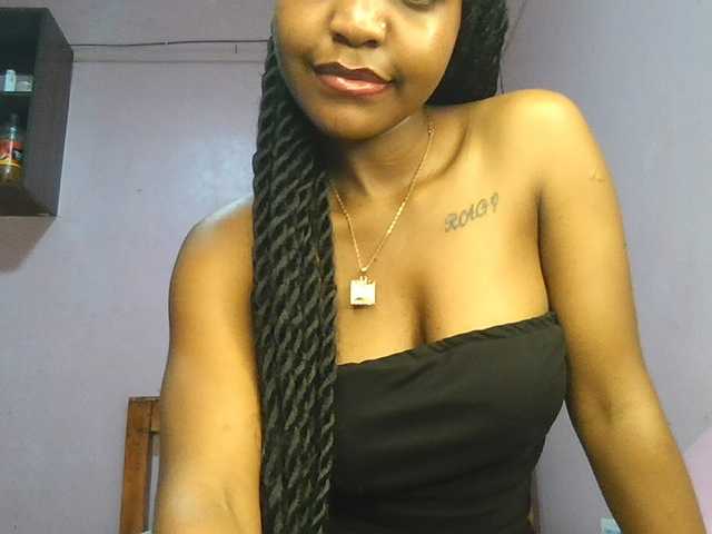Sweetjoly live cam on BongaCams