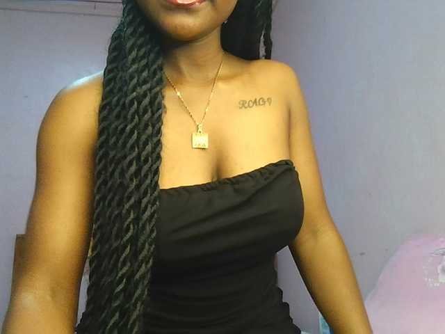 Sweetjoly live cam on BongaCams