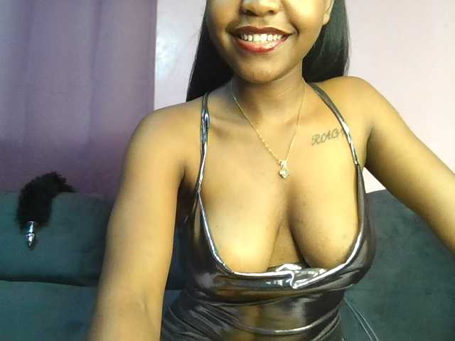Sweetjoly live cam on BongaCams
