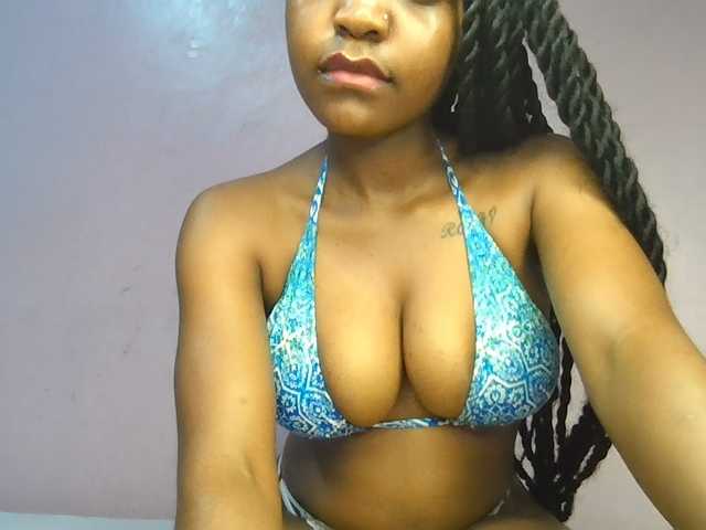 Sweetjoly live cam on BongaCams