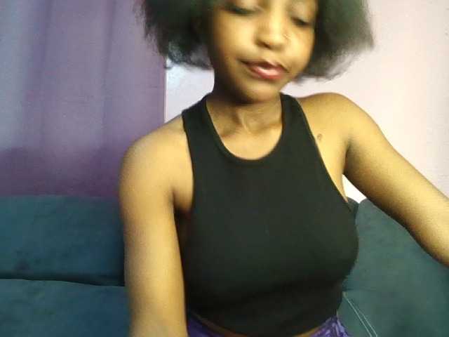 Sweetjoly live cam on BongaCams