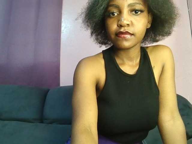 Sweetjoly live cam on BongaCams
