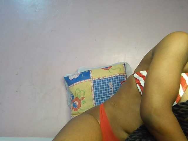 Sweetjoly live cam on BongaCams