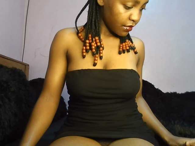 Sweetjoly live cam on BongaCams