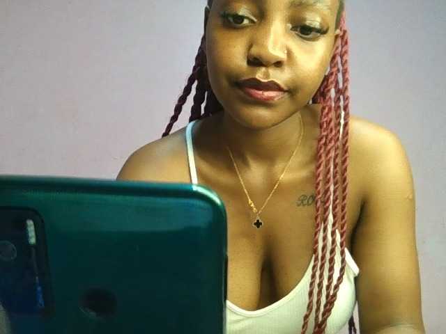 Sweetjoly live cam on BongaCams