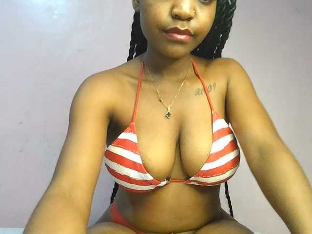 Sweetjoly live cam on BongaCams