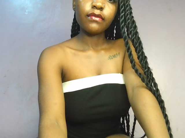 Sweetjoly live cam on BongaCams