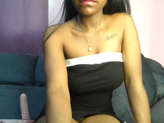Sweetjoly live cam on BongaCams