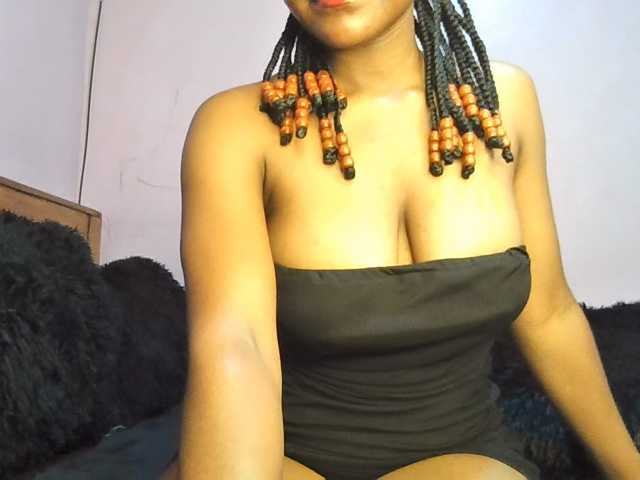 Smileybarb webcam bongacams model stream image