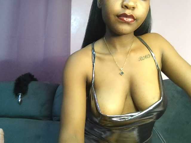 Sweetjoly live cam on BongaCams