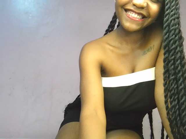 Sweetjoly live cam on BongaCams
