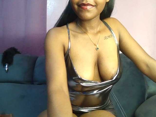Sweetjoly live webcam show