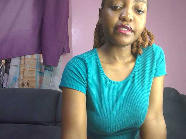 Sweetjoly live cam on BongaCams