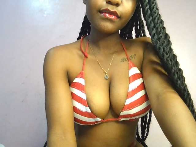 Sweetjoly live cam on BongaCams