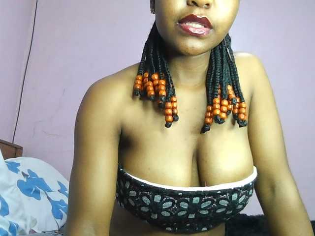 Sweetjoly live cam on BongaCams