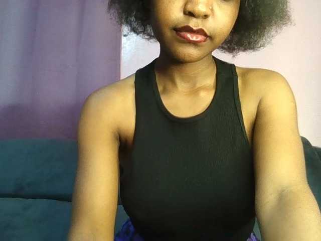 Sweetjoly live cam on BongaCams
