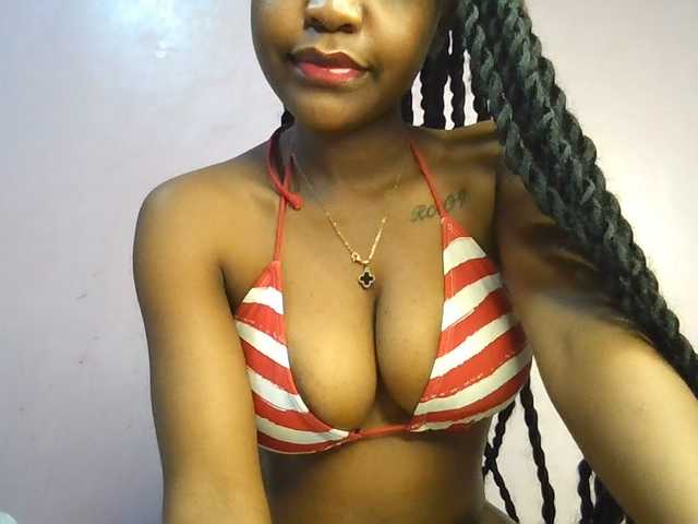 Sweetjoly live cam on BongaCams
