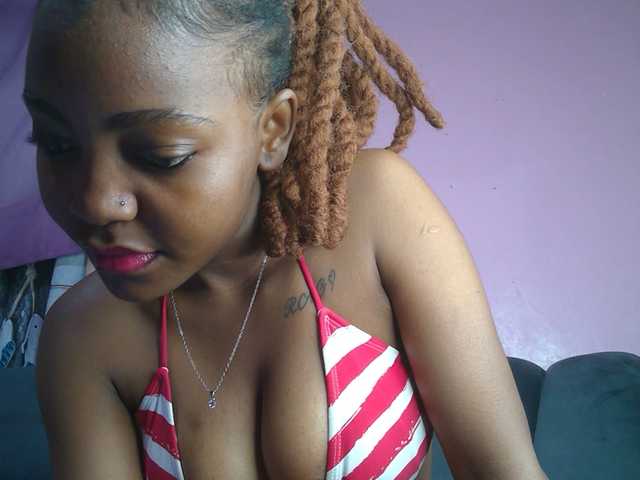 Sweetjoly live cam on BongaCams