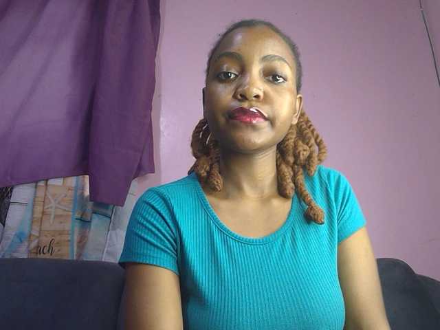 Sweetjoly live cam on BongaCams