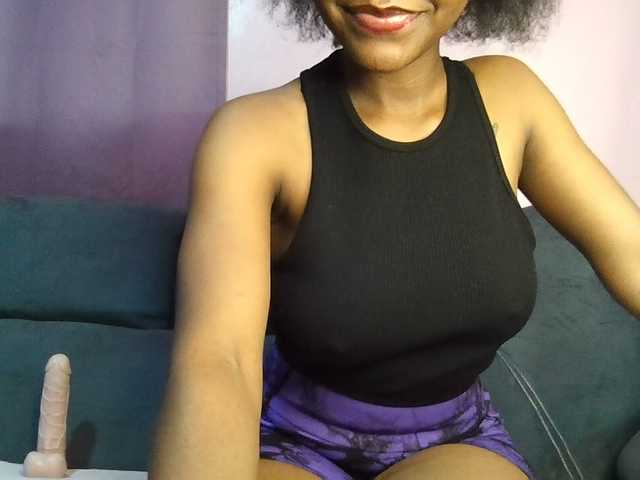 Sweetjoly live cam on BongaCams
