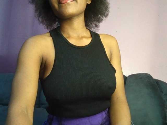 Sweetjoly live cam on BongaCams