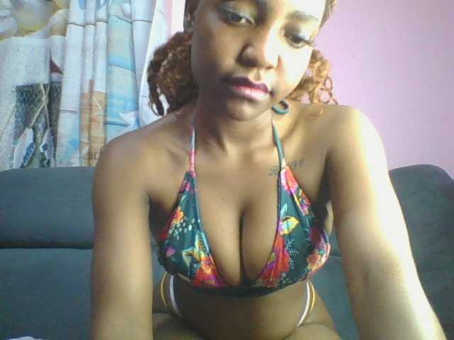 Sweetjoly live cam on BongaCams