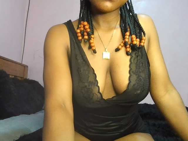 Sweetjoly live cam on BongaCams