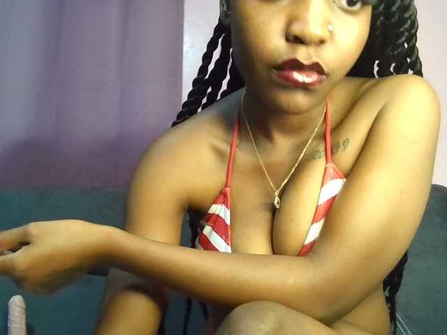 Sweetjoly live cam on BongaCams