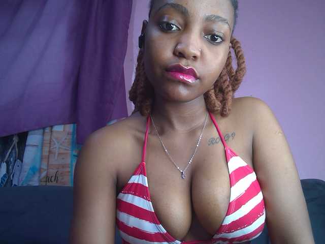 Sweetjoly live cam on BongaCams
