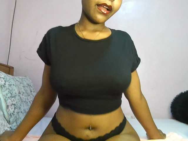 Sweetjoly live cam on BongaCams