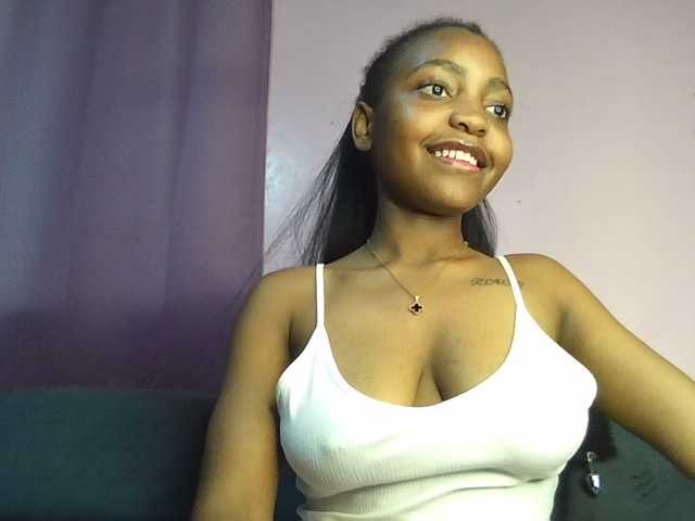 Sweetjoly live webcam show