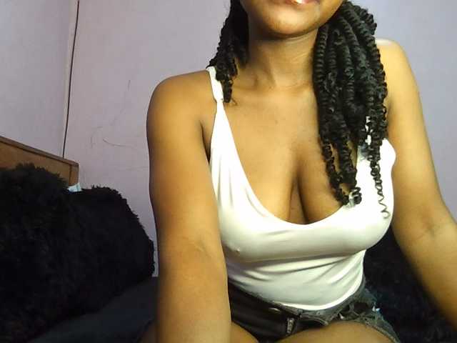 Smileybarb webcam bongacams model stream image