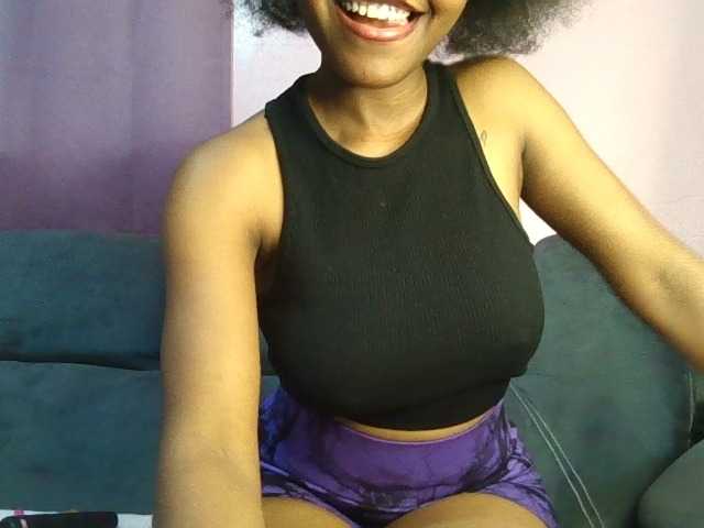 Sweetjoly live cam on BongaCams
