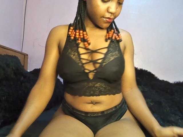 Sweetjoly live cam on BongaCams