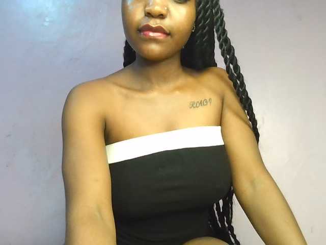 Sweetjoly live cam on BongaCams
