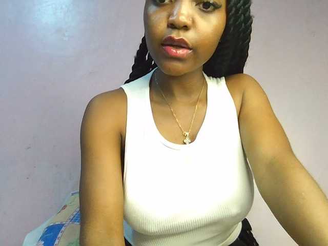 Sweetjoly live cam on BongaCams