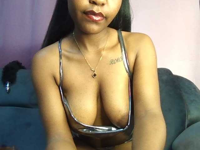 Sweetjoly live webcam show