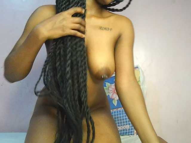 Sweetjoly live cam on BongaCams