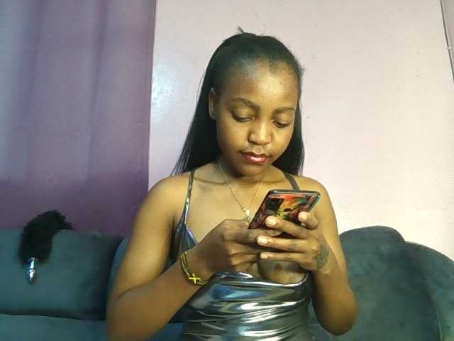 Sweetjoly live webcam show