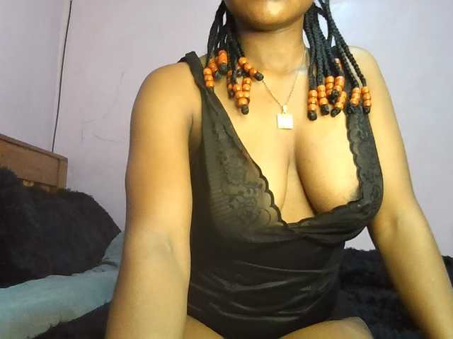 Sweetjoly live cam on BongaCams