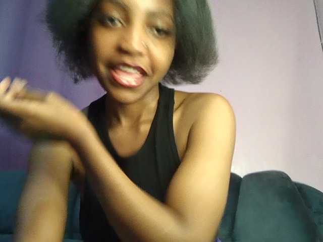 Sweetjoly live cam on BongaCams